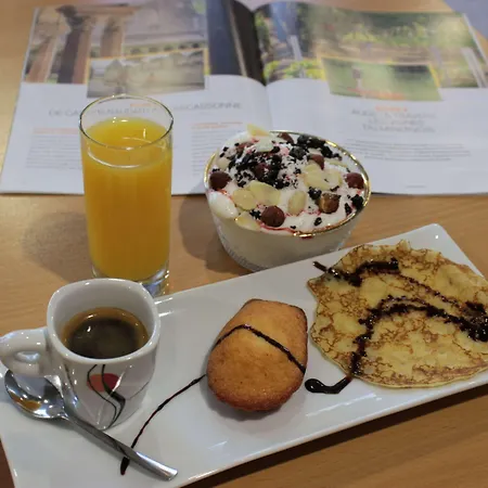 호텔 Kyriad Centre Antigone 3*