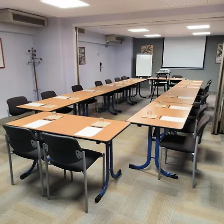 Kyriad Centre Antigone 3*