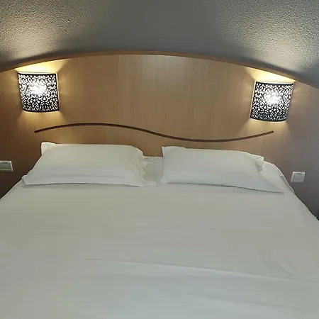 Kyriad Centre Antigone 3*