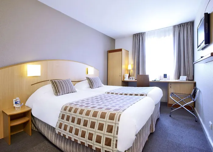 Hotel Kyriad Centre Antigone 3*