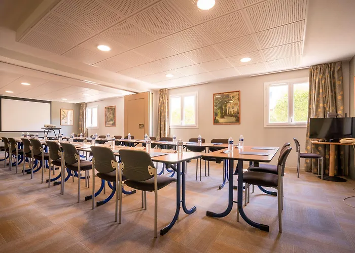 Kyriad Centre Antigone 3*