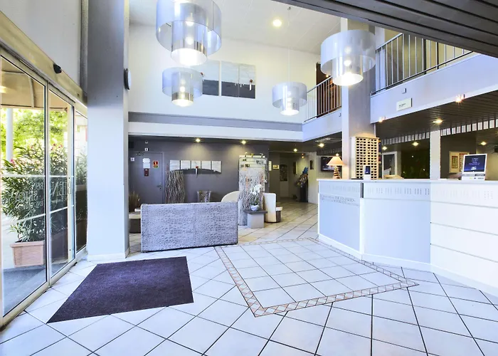 Hotel Kyriad Centre Antigone 3*