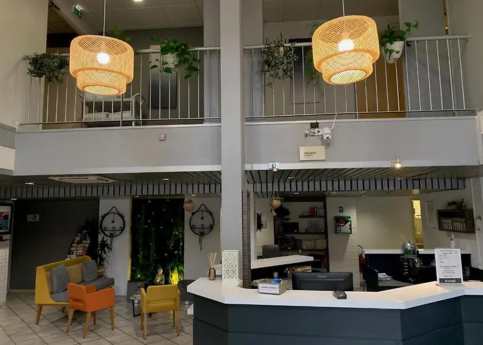 Kyriad Centre Antigone 3*