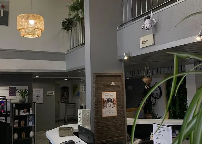 Hotel Kyriad Centre Antigone 3*