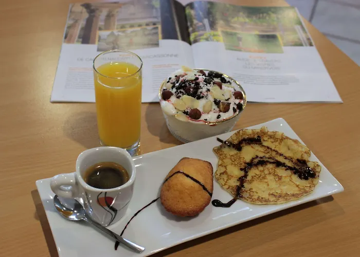 Hotel Kyriad Centre Antigone 3*